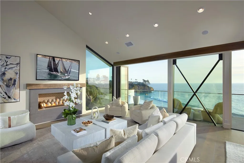 33 Bay Drive, Laguna Beach, CA, 92651