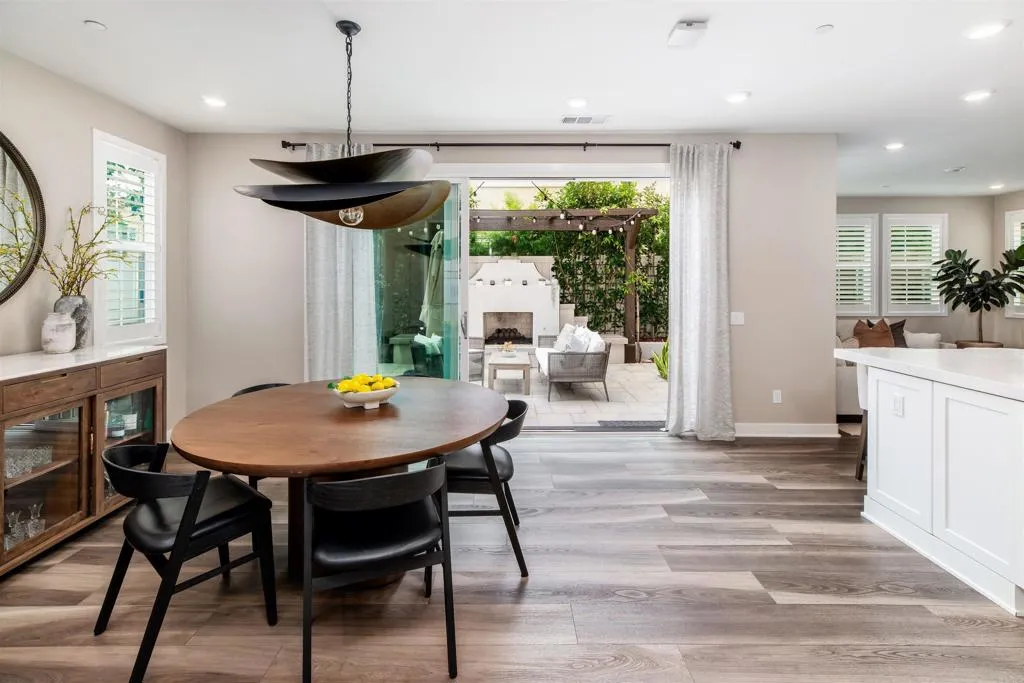 https://cdn.realtyfeed.com/cdn/127/306602120/00b2905ef85835637917b041bce09441.webp