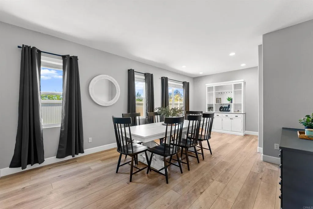 https://cdn.realtyfeed.com/cdn/127/306602231/33c7b306c897c5bb655263b9bffe8318.webp