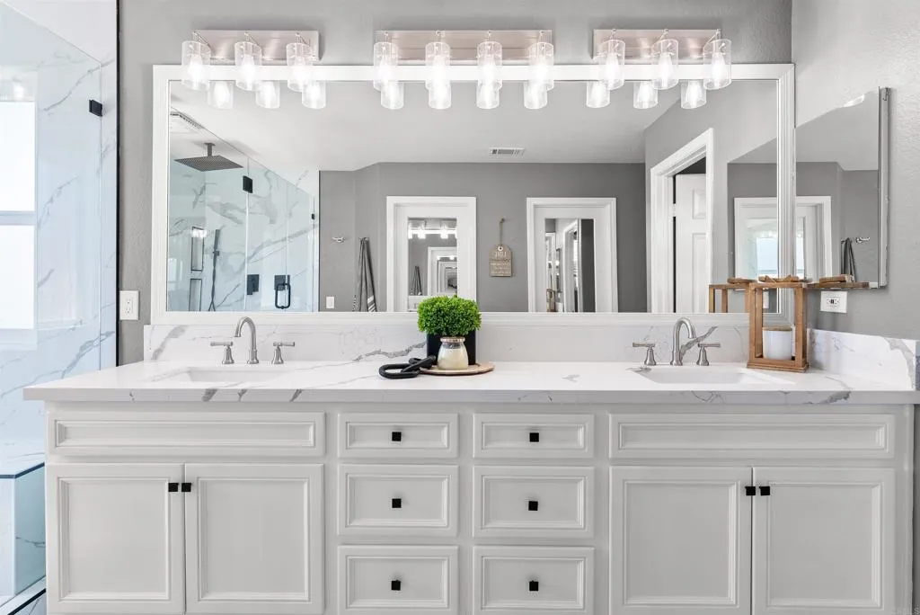 https://cdn.realtyfeed.com/cdn/127/306602231/8d7d92c814d74205924a21f0149eb21a.webp