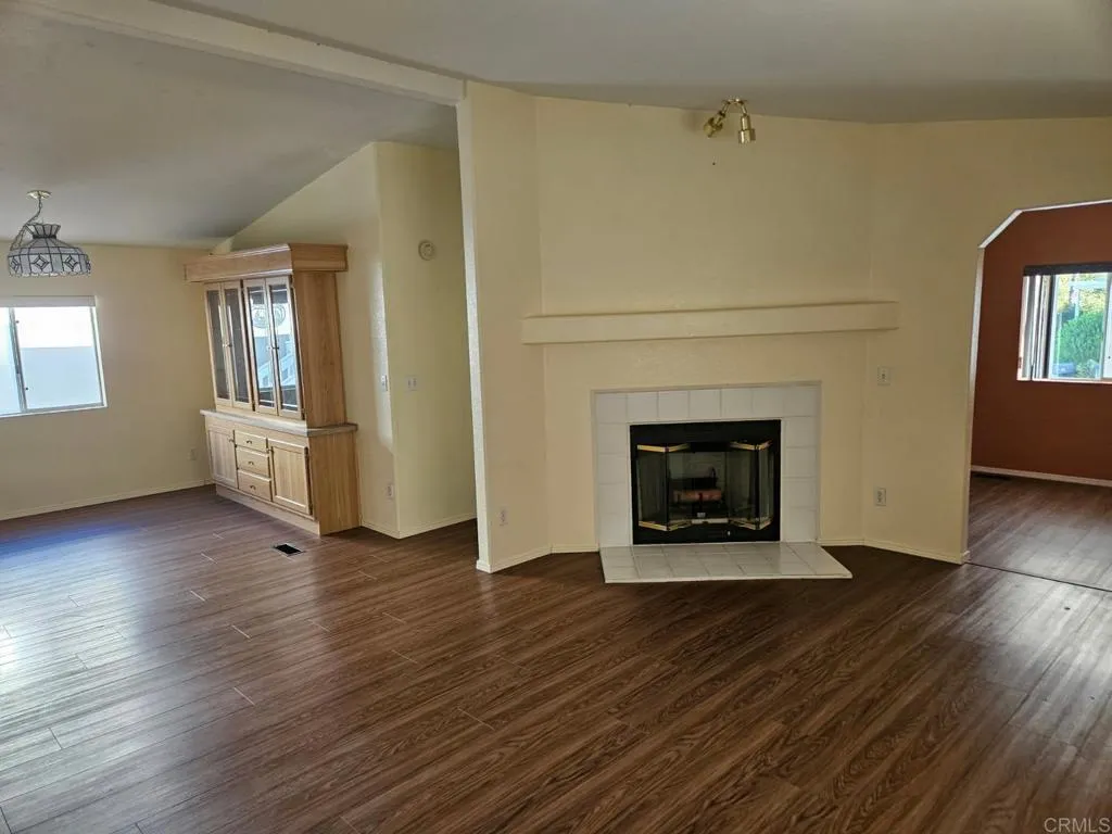 https://cdn.realtyfeed.com/cdn/127/306602238/45b6b608a799eec48aa1553cd125a868.webp