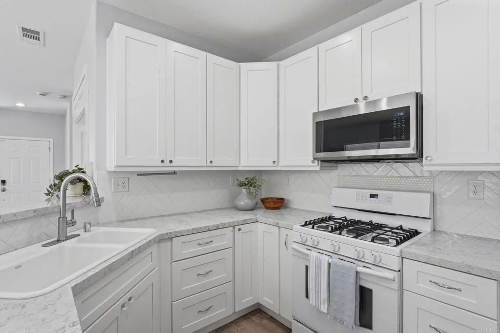 https://cdn.realtyfeed.com/cdn/127/306602337/aae64200eda2972dba4f1e516c2c3d39.webp