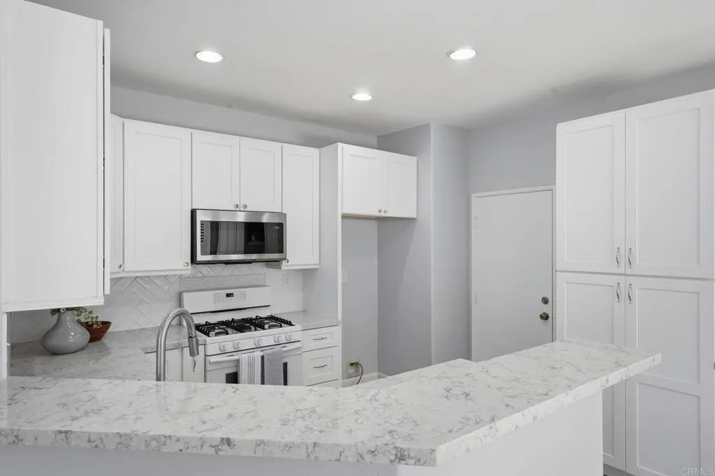 https://cdn.realtyfeed.com/cdn/127/306602337/df4457e4673dbb6d0f5752b7fb300b51.webp