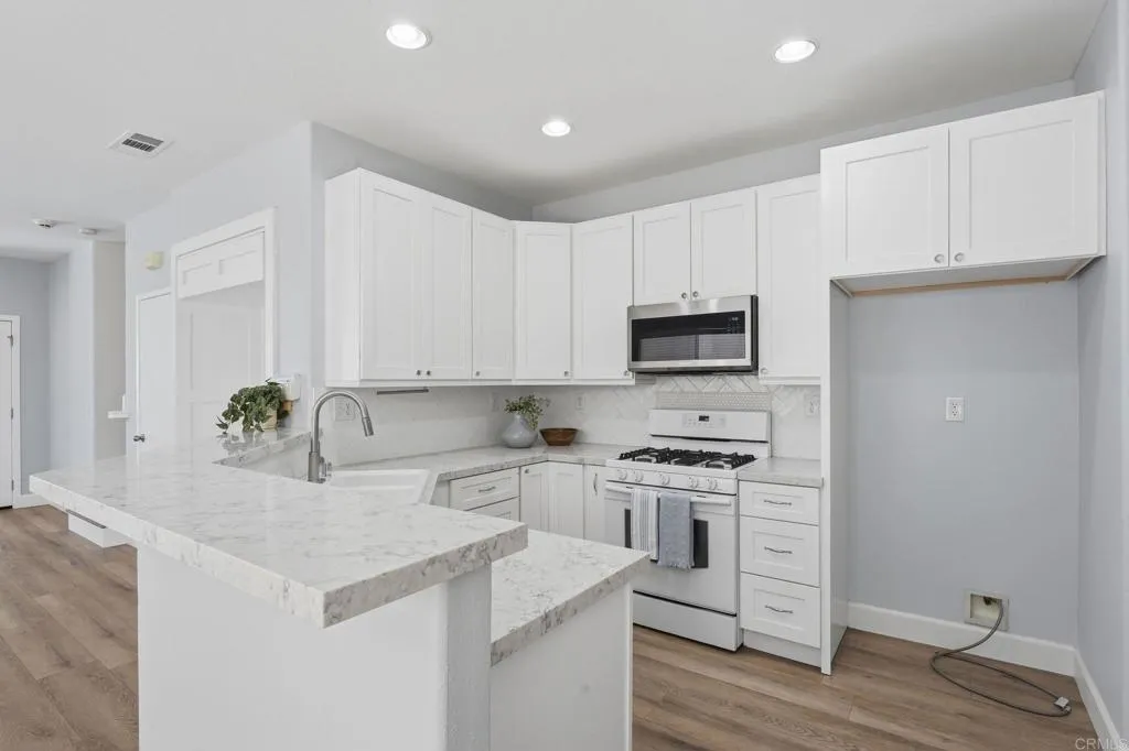 https://cdn.realtyfeed.com/cdn/127/306602337/e23d86e54373151f1917b5ce1edafd73.webp