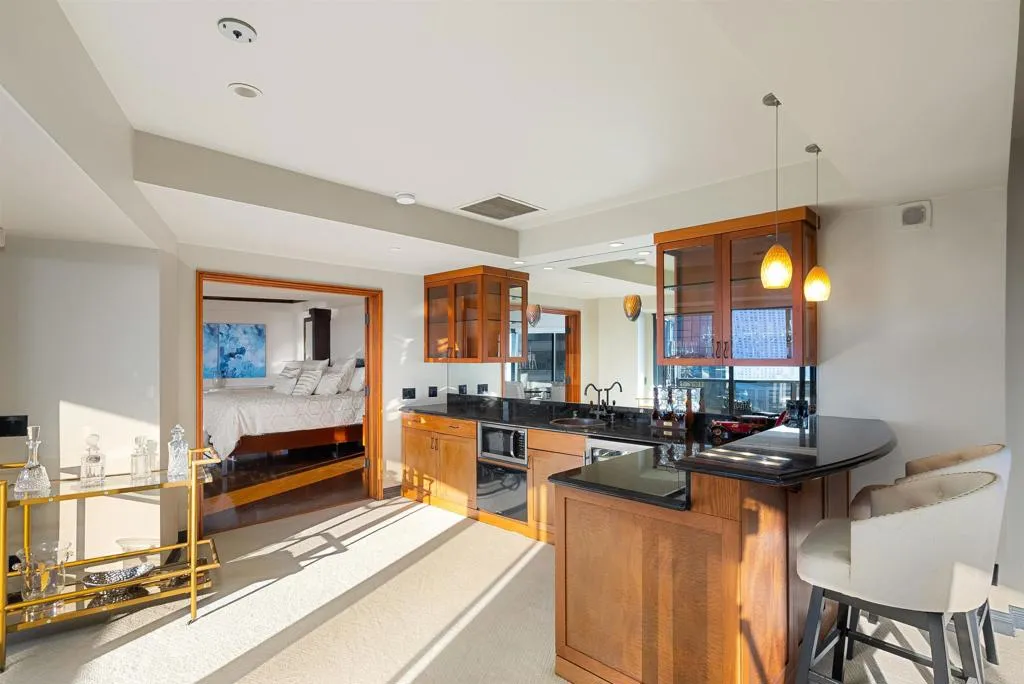 https://cdn.realtyfeed.com/cdn/127/306602427/05561f497131cc915e25f6e689093dad.webp