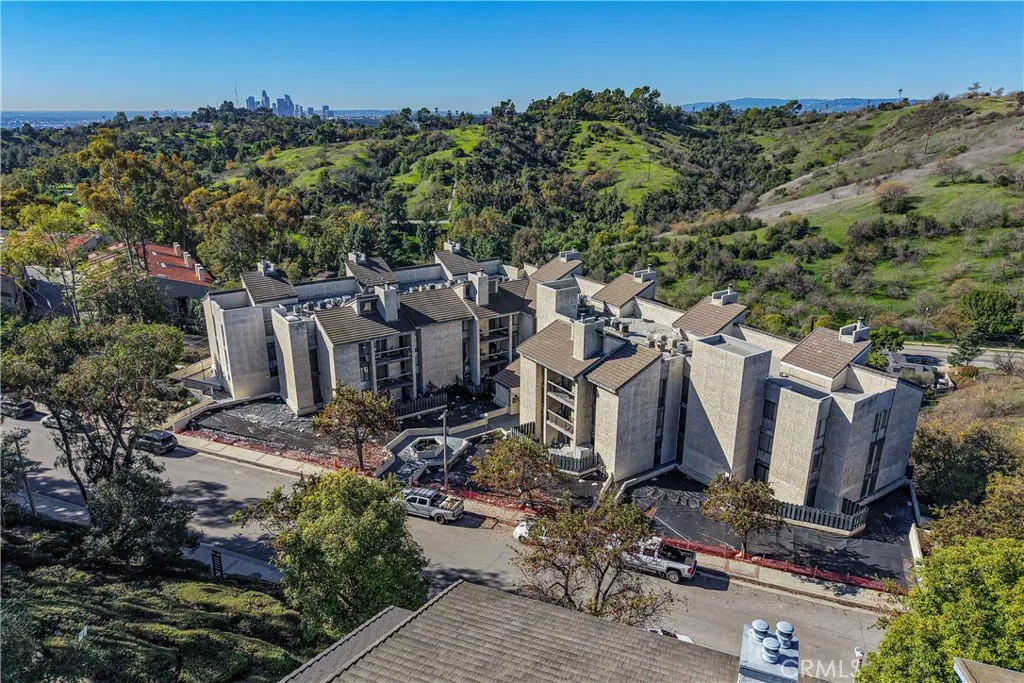 Los Angeles, CA 90042