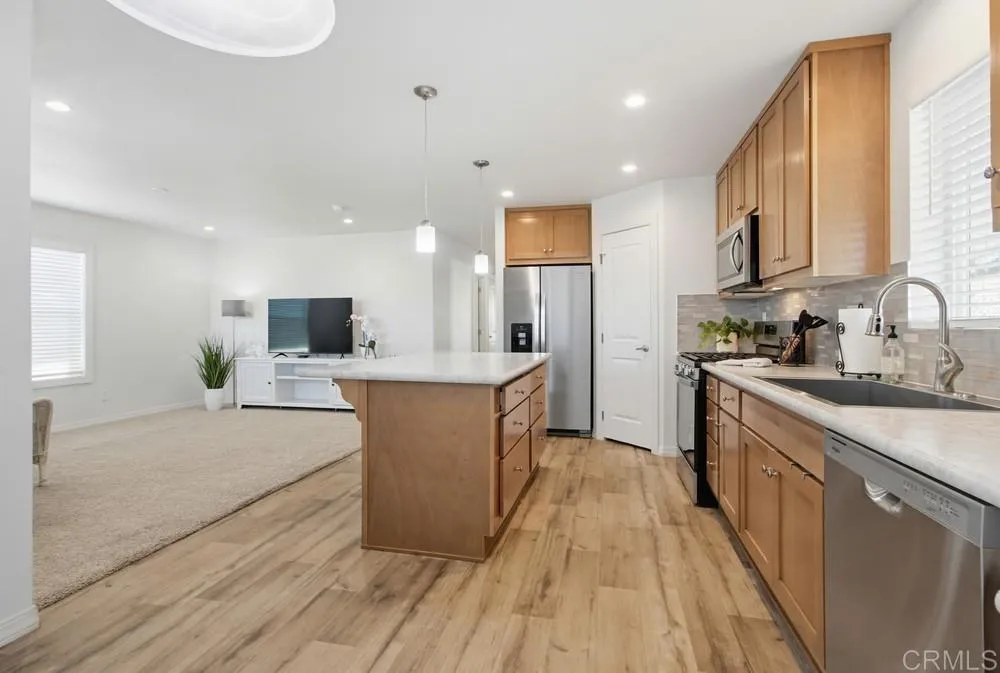https://cdn.realtyfeed.com/cdn/127/306602562/7edfa99af7c9d274e0d8e6a66d011a58.webp