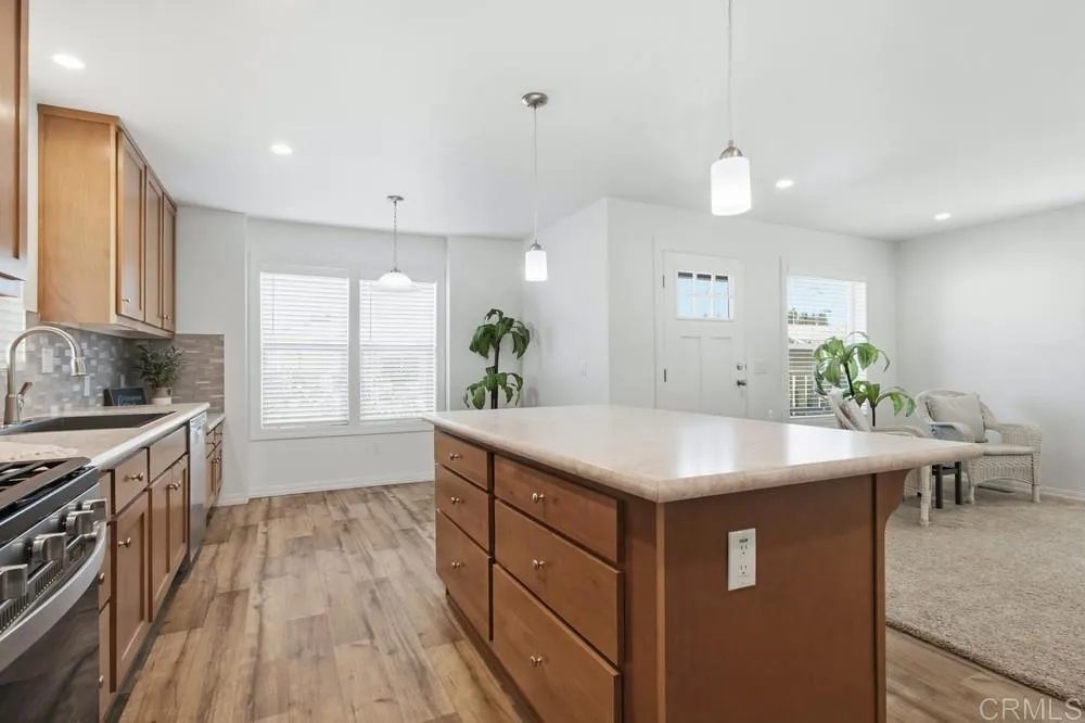 https://cdn.realtyfeed.com/cdn/127/306602562/e6a8c1049a3000c589439a972f7f19b4.webp