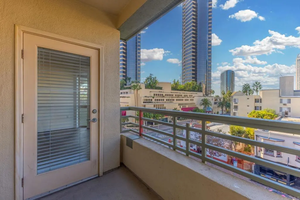 https://cdn.realtyfeed.com/cdn/127/306602571/64c1073367328321037c3d5bd54b263a.webp