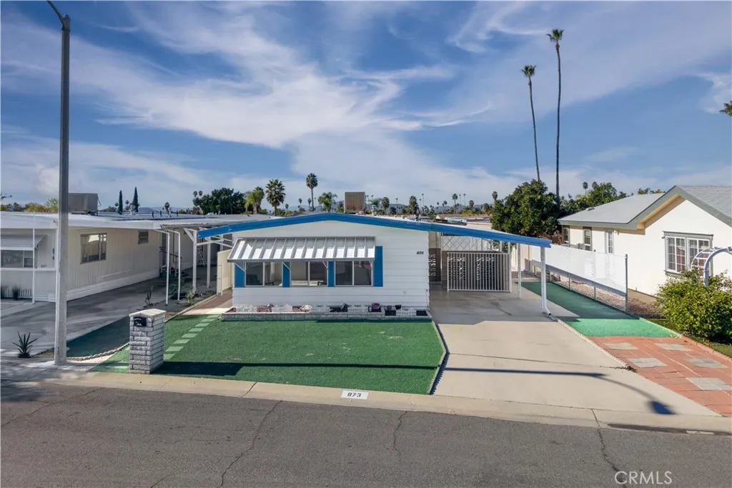 listing main picture