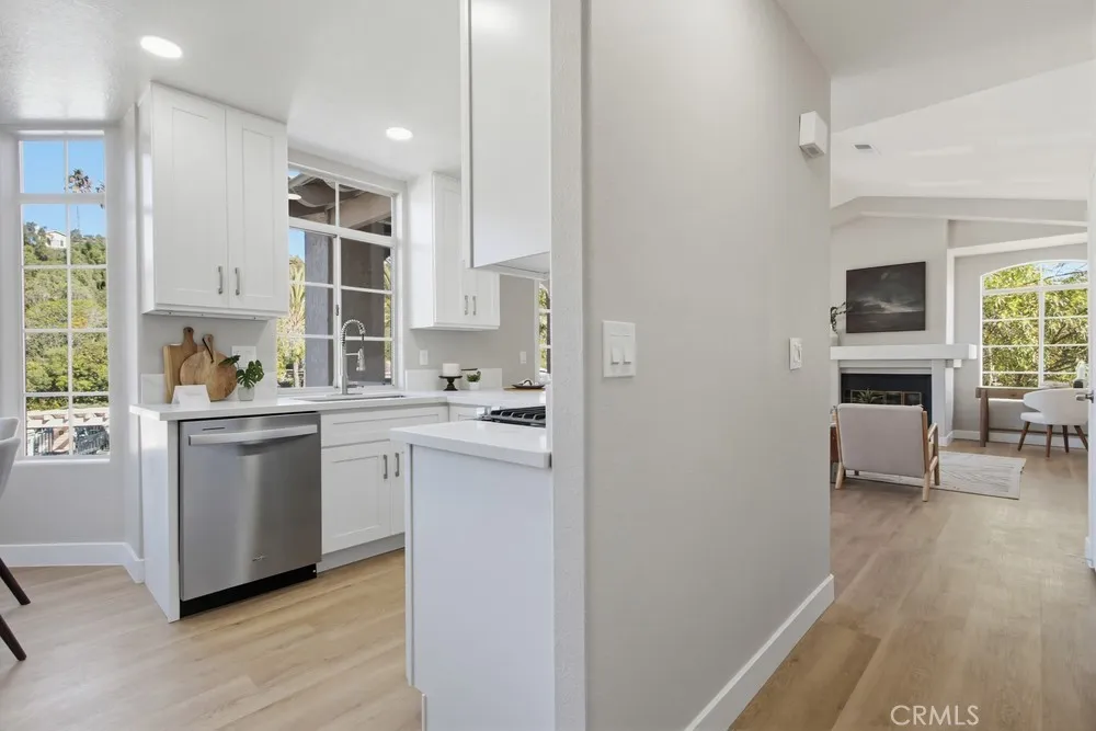 https://cdn.realtyfeed.com/cdn/127/306602686/0e00473befe00257b42708d5c4d0aa58.webp