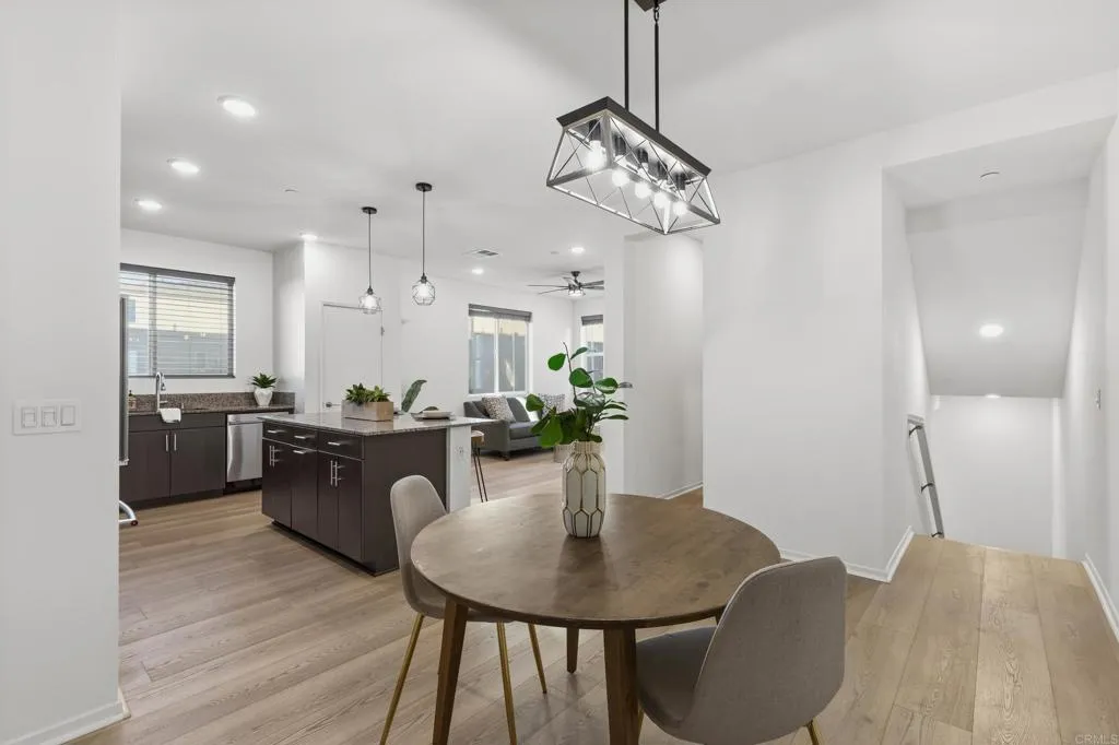 https://cdn.realtyfeed.com/cdn/127/306602707/d5dee57c7a76a111c4c9c9419d03a8ad.webp