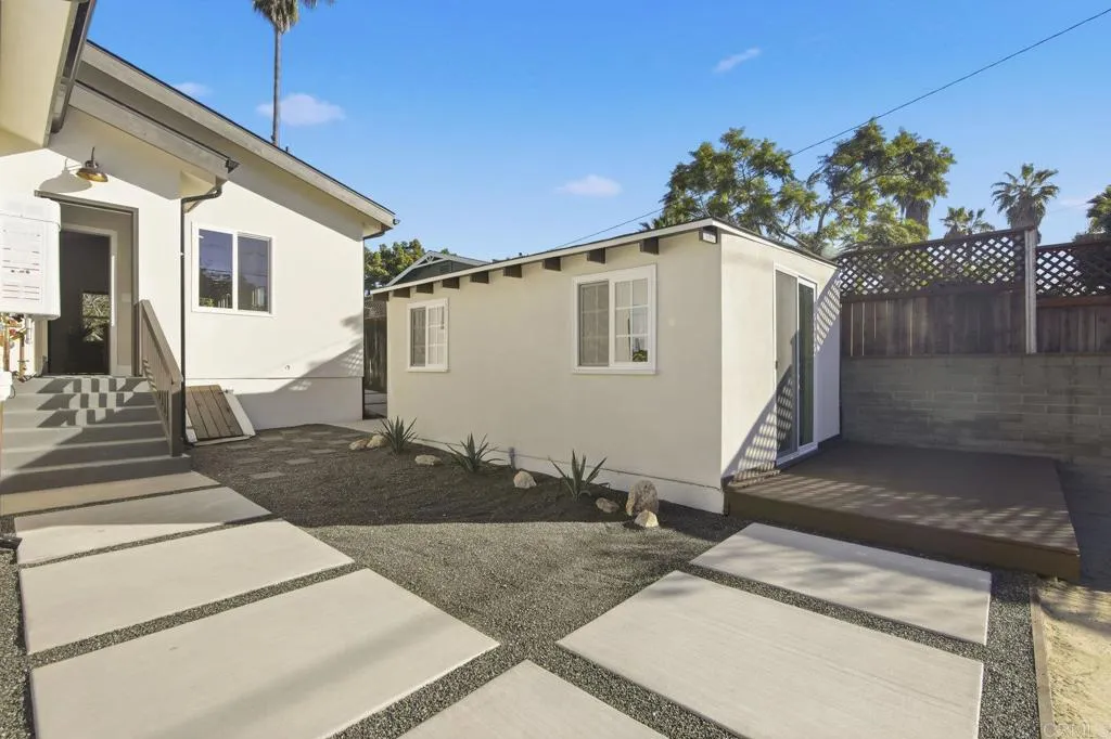 https://cdn.realtyfeed.com/cdn/127/306602800/89cbe307c875753b3c9f3a382ba00e10.webp