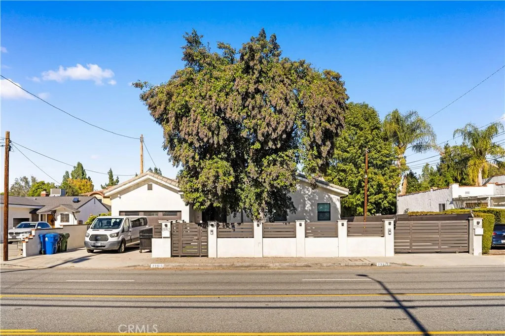 Woodland Hills, CA 91367