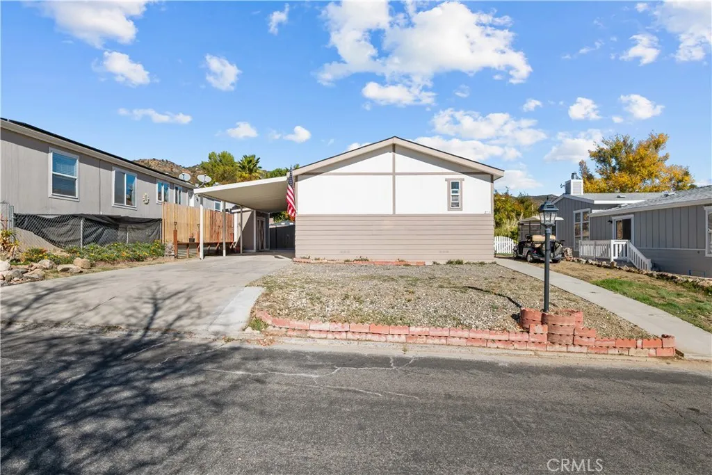https://cdn.realtyfeed.com/cdn/127/306602891/319a4ff423b0e924bfcbc2bc3ccc1f33.webp