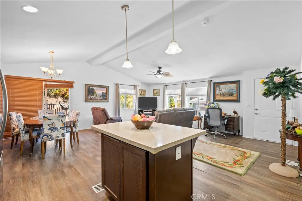 https://cdn.realtyfeed.com/cdn/127/306602891/e489e2e7679ef25a84bf443e202a1c57.webp