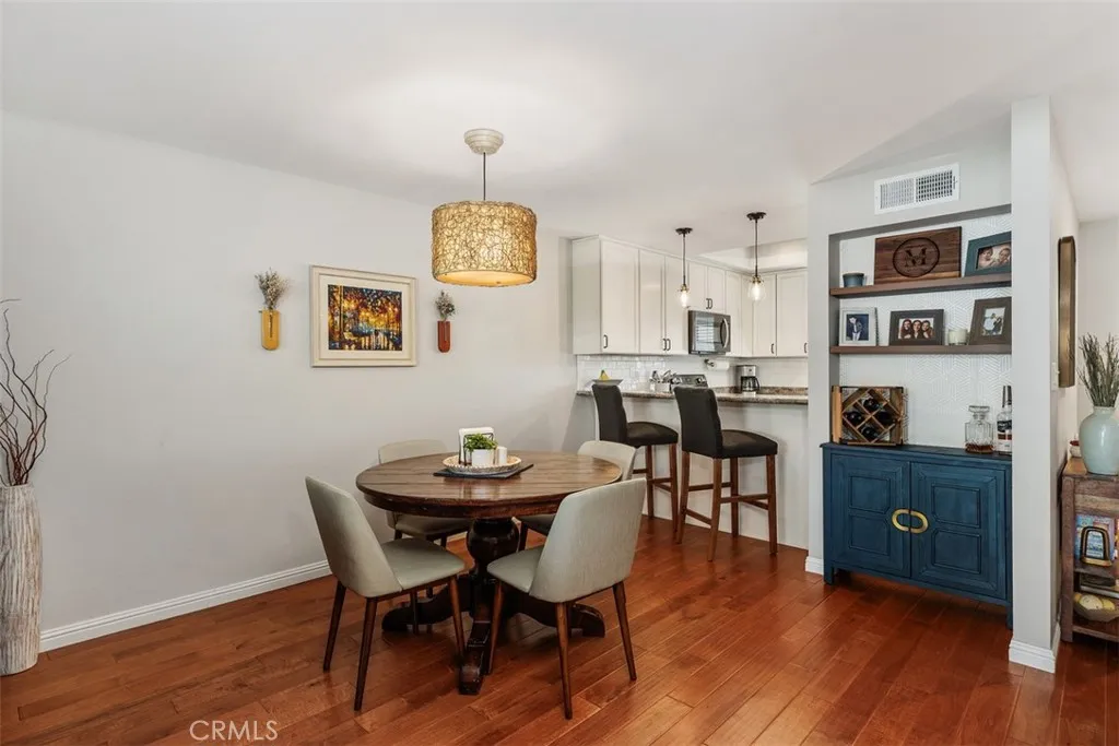 https://cdn.realtyfeed.com/cdn/127/306602912/68d16818b7737b6a24cf9367cd1a1837.webp