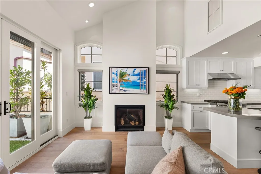 Corona Del Mar, CA 92625