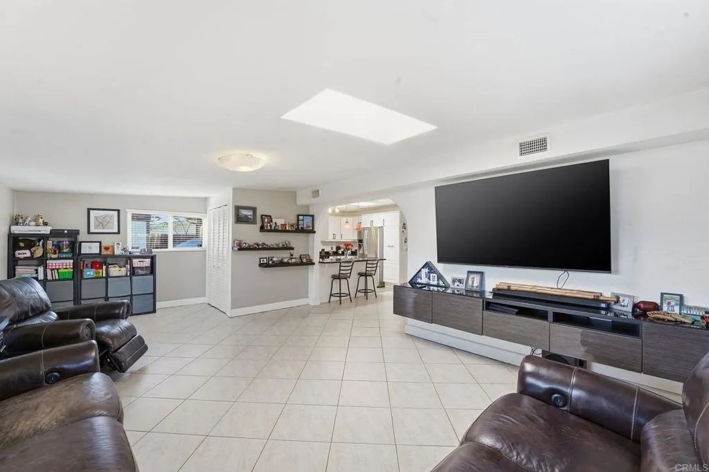 https://cdn.realtyfeed.com/cdn/127/306602982/4b74816534328027477a00c219f25e93.webp
