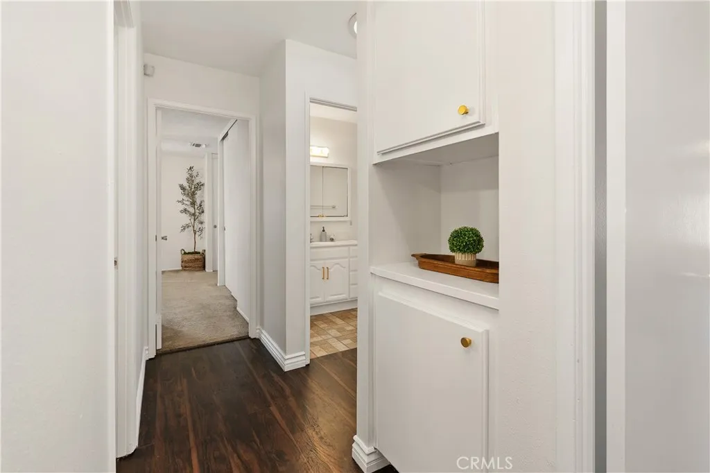 https://cdn.realtyfeed.com/cdn/127/306603087/24dbec0f4555d994d51d909635cf5cc1.webp