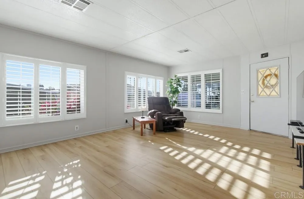 https://cdn.realtyfeed.com/cdn/127/306603233/2f1261e60ed3d8687aec072b5c525738.webp