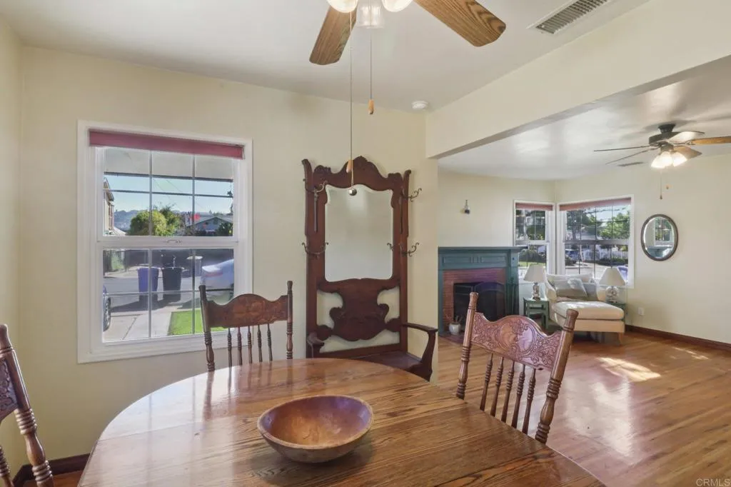 https://cdn.realtyfeed.com/cdn/127/306603252/077c095a9194bd7123baf006f6290845.webp