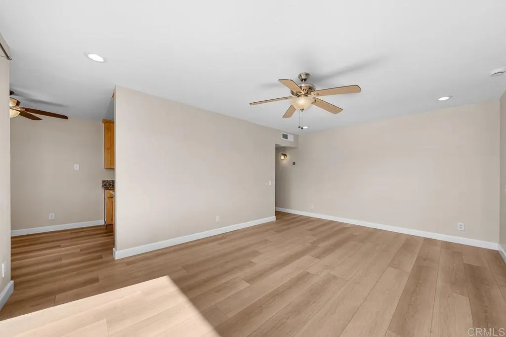 https://cdn.realtyfeed.com/cdn/127/306603287/856c03c877792547d45b836d91389733.webp