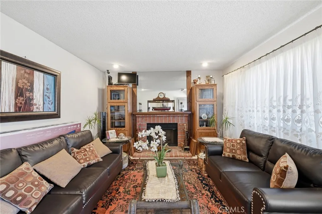 https://cdn.realtyfeed.com/cdn/127/306603290/34699deab738c97cfab48d70b290c332.webp