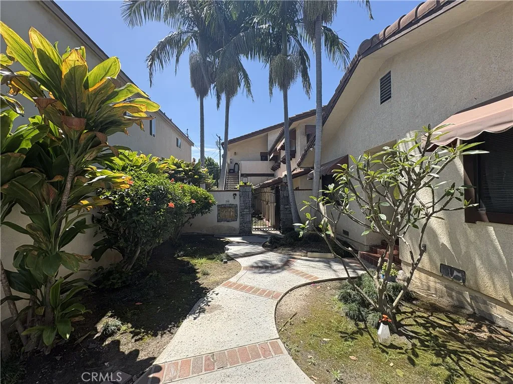 246 E Hullett Street, Long Beach, CA 90805 - Photo 3 of 11, Long Beach, CA