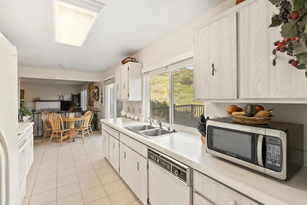 https://cdn.realtyfeed.com/cdn/127/306603316/b603a3b9d532117bc6091cb464475bd0.webp