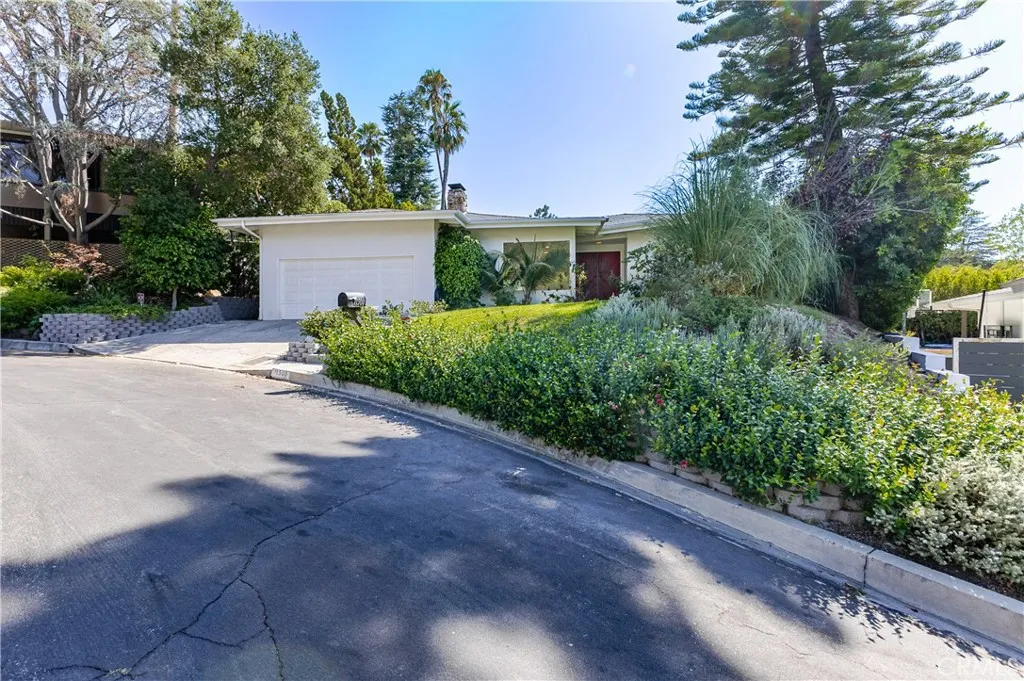 11500 Dona Cecilia Drive, Studio City, CA 91604 - Main photo, Studio City, CA