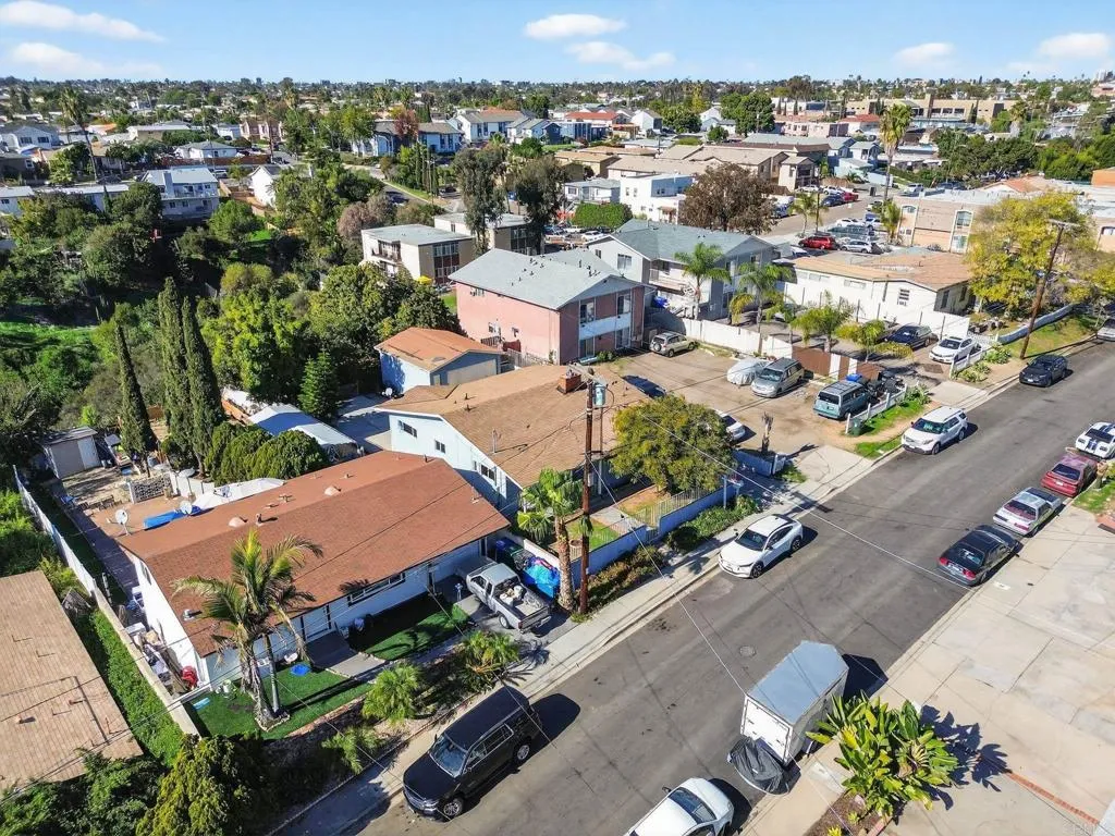 https://cdn.realtyfeed.com/cdn/127/306603396/32fb8016b0c64aeb78b597261135e818.webp