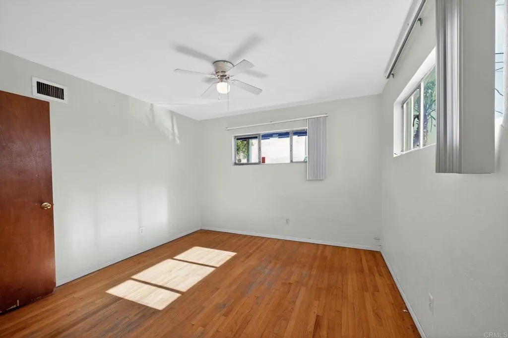 https://cdn.realtyfeed.com/cdn/127/306603396/401c1e28797f36945537b99448bea204.webp