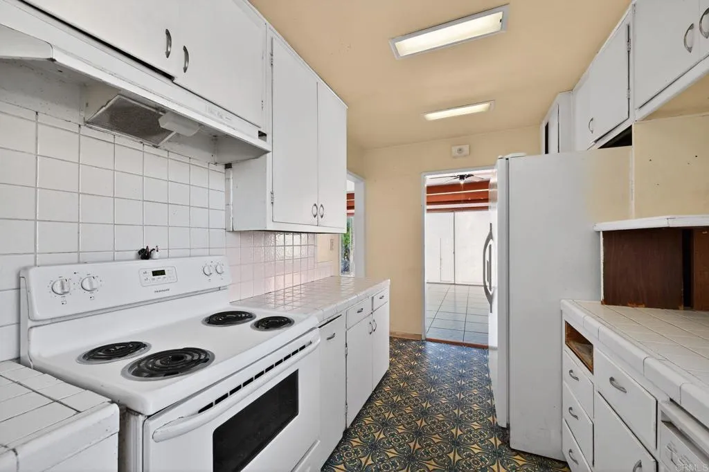 https://cdn.realtyfeed.com/cdn/127/306603396/40e33c4aa99c7d0067a1ab9849e3740c.webp