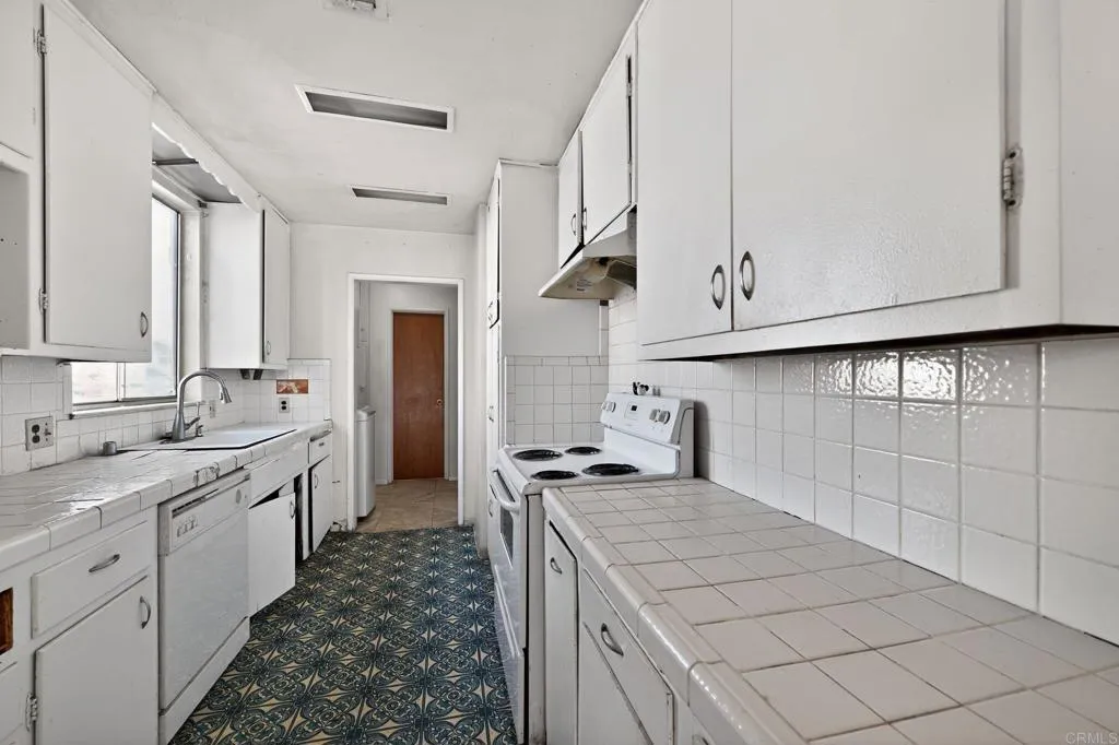 https://cdn.realtyfeed.com/cdn/127/306603396/ca07345723e3b977729c090376728827.webp