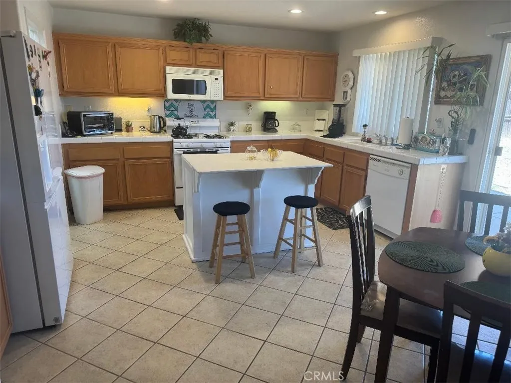 1338 Smoke Tree Lane, Beaumont, CA 92223 - Photo 5 of 28, Beaumont, CA
