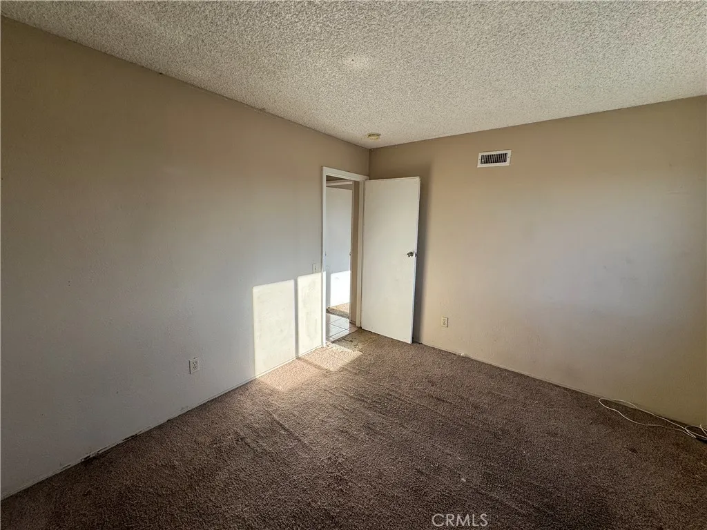 https://cdn.realtyfeed.com/cdn/127/306603542/4b10911ddcd569790a7c1a23219b8087.webp