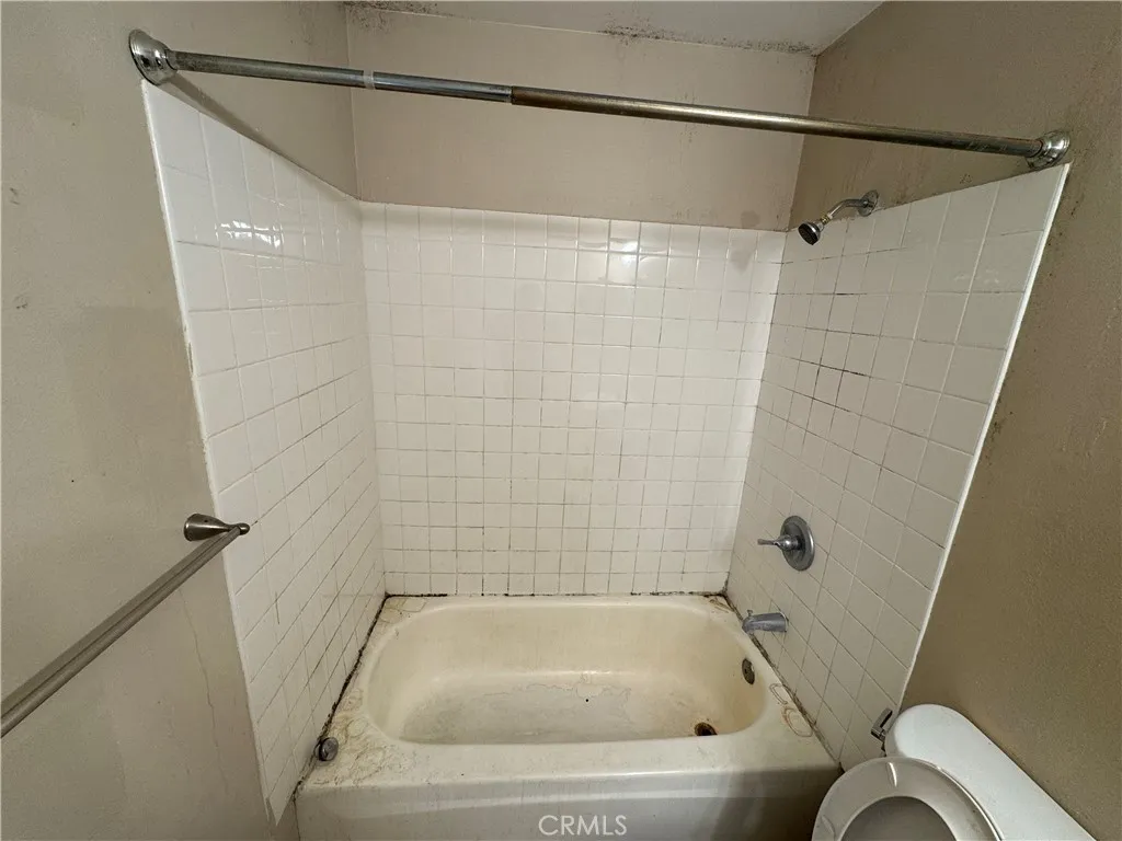 https://cdn.realtyfeed.com/cdn/127/306603542/f912714c408bf689806fbd52f77720ce.webp