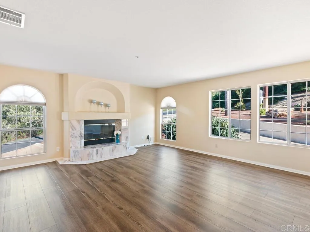 https://cdn.realtyfeed.com/cdn/127/306603586/0b6449af9afcd9c1b8f3871428bbbba2.webp
