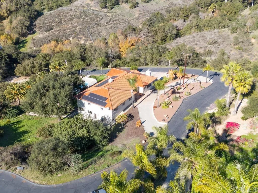 https://cdn.realtyfeed.com/cdn/127/306603586/2d3e38b06441d2fc68602dc9b41b815a.webp