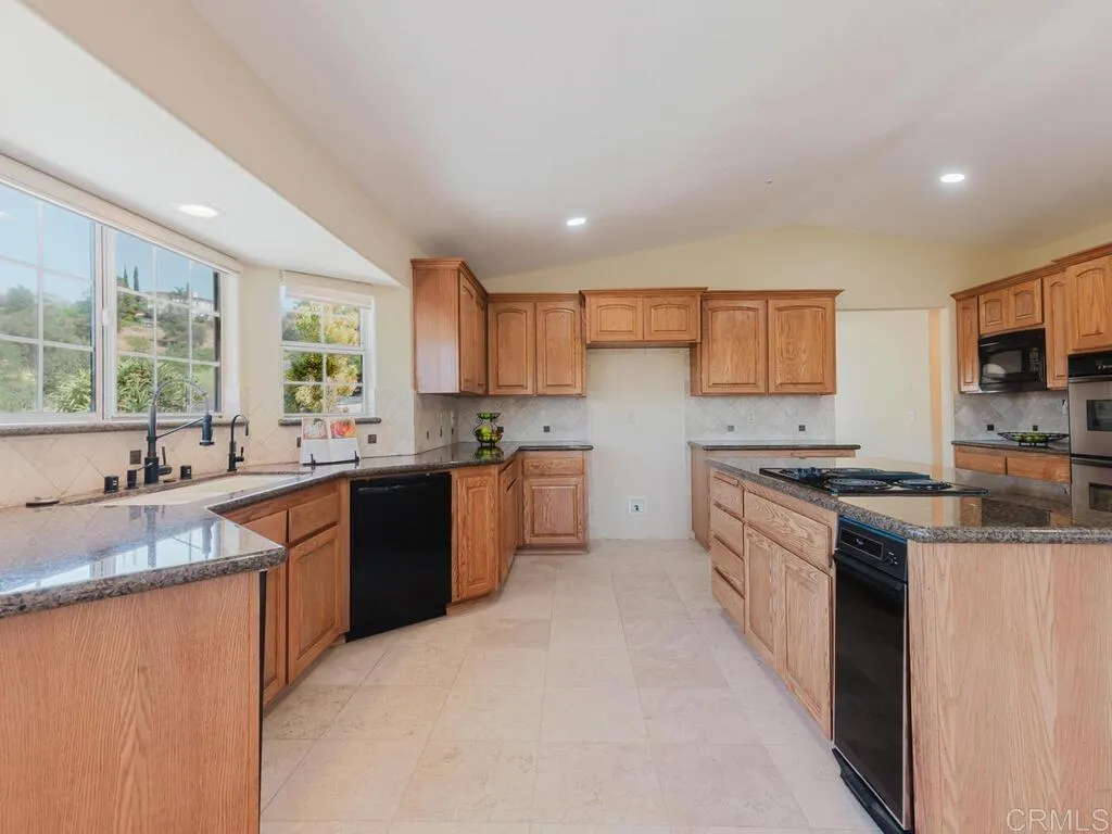 https://cdn.realtyfeed.com/cdn/127/306603586/7a97cf5688676d2a8c297ed54372a5e7.webp
