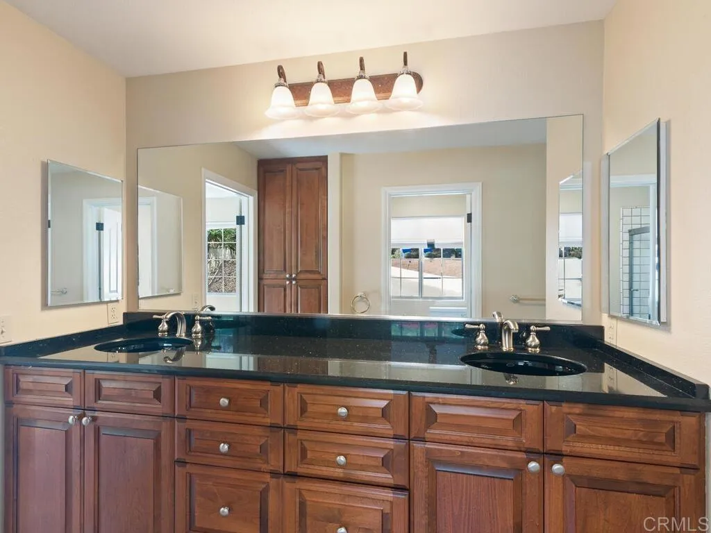 https://cdn.realtyfeed.com/cdn/127/306603586/997ac5a23646701d17a304612273e0f8.webp