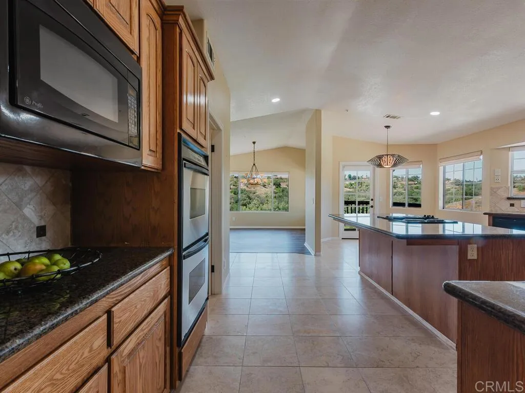 https://cdn.realtyfeed.com/cdn/127/306603586/a2a3351ffd98a23db5b1f77acdf03fa9.webp