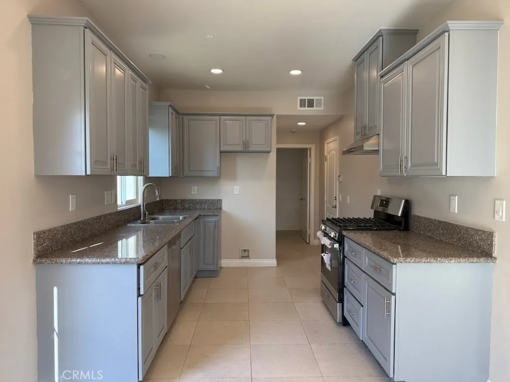8724 Ramona Unit 4, Bellflower, CA 90706 - Photo 3 of 7, Bellflower, CA