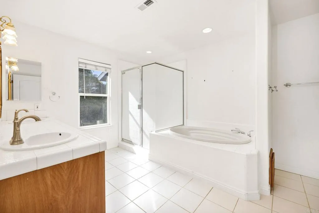 https://cdn.realtyfeed.com/cdn/127/306603888/3fcf9882b644d903366bd1afe4481036.webp