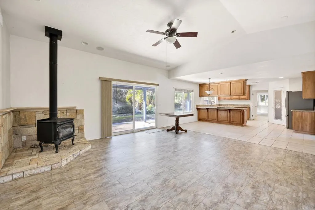 https://cdn.realtyfeed.com/cdn/127/306603888/73f66f11f7ed42a356251835b6f78ad8.webp
