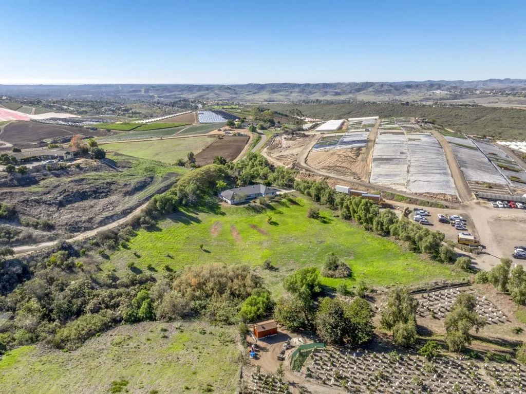 https://cdn.realtyfeed.com/cdn/127/306603888/94cf0d6ec2bc00ec15382ed420593611.webp