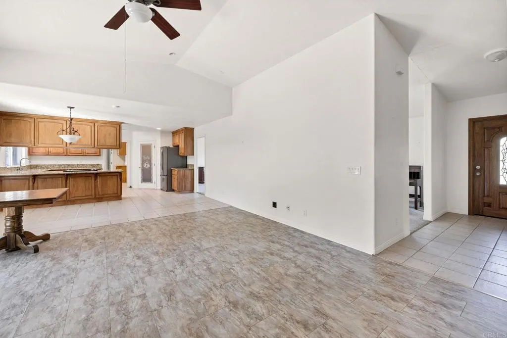 https://cdn.realtyfeed.com/cdn/127/306603888/afa3c7360eb0a887c2ce70e874438495.webp