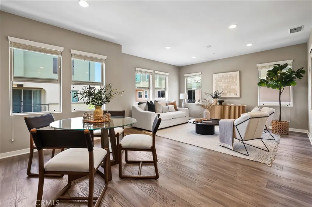 Lake Forest, CA 92610