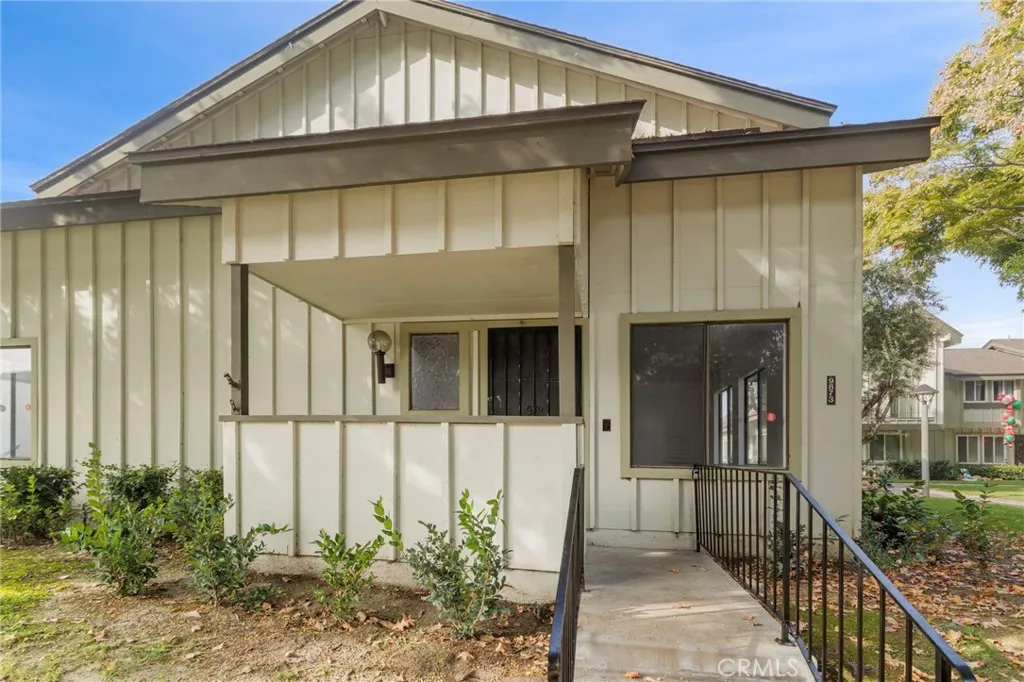 9873 Karmont, South Gate, CA 90280